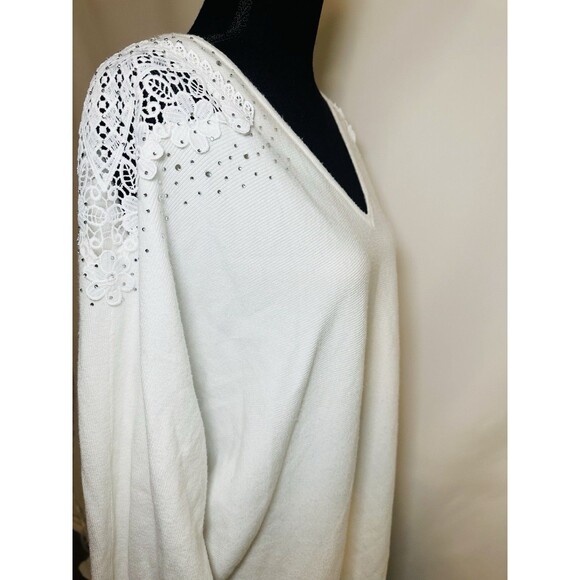 LIV Milano White Rhinestone Floral Emebllished V-Neck Sweater Women's Plus 1X - Picture 1 of 11